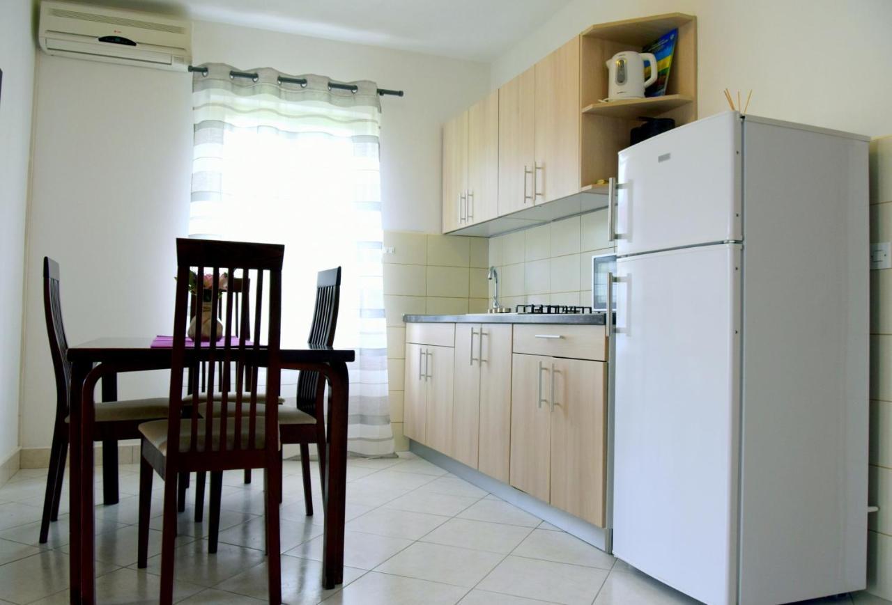James Bond Apartments Palit Bagian luar foto